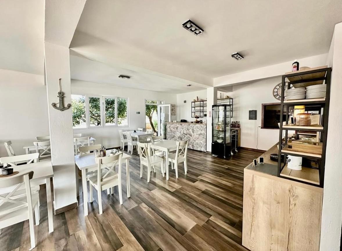 Pansion Braco Bed & Breakfast Zavala Exterior photo